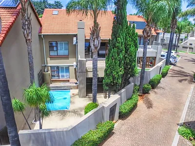 4 Bedroom Townhouse For Sale in Bedfordview - dPxO.webp