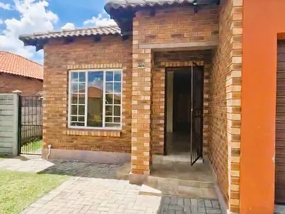 3 Bedroom House For Sale in Rustenburg - Xfse.webp