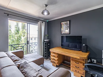 1 Bedroom Apartment For Sale in Sandton - 0hvN.webp