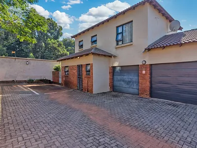 3 Bedroom Townhouse For Sale in Pretoria - DNJA.webp
