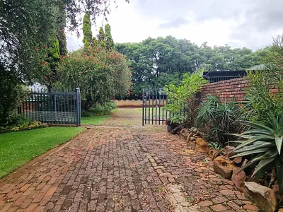 2 Bedroom Townhouse For Sale in Koster - n4Ib.webp