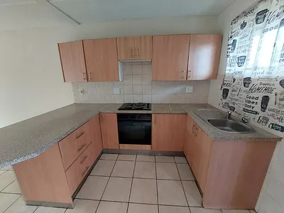 2 Bedroom Apartment For Sale in Vanderbijlpark - Z7r0.webp
