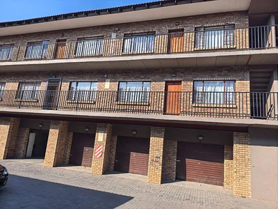 2 Bedroom Apartment For Sale in Rustenburg - Yxvh.webp
