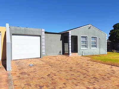 3 Bedroom House For Sale in Brackenfell - img