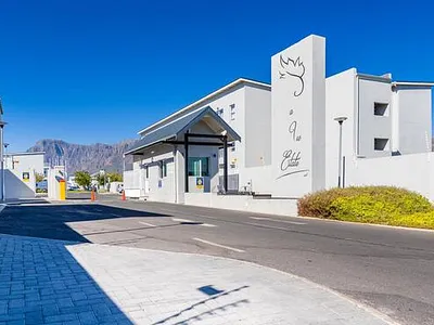 2 Bedroom Apartment For Sale in Paarl - img