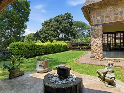 3 Bedroom Townhouse For Sale in Hillcrest - 2mbV.webp