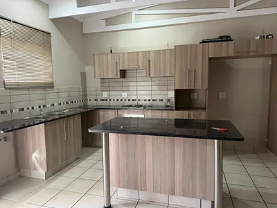 3 Bedroom Townhouse For Sale in Rustenburg - g0A1.webp