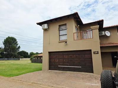 3 Bedroom House For Sale in Vereeniging - 9D9M.webp