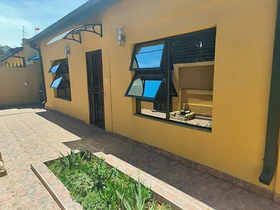 3 Bedroom House For Sale in Klerksdorp - dNR3.webp
