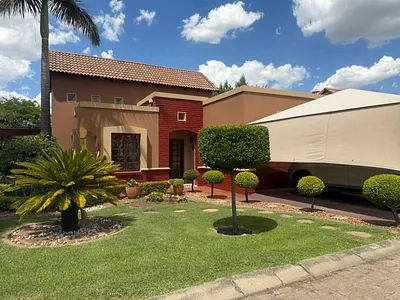 3 Bedroom Townhouse For Sale in Rustenburg - wB0Q.webp