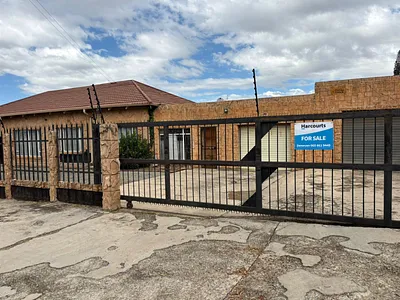 3 Bedroom House For Sale in Germiston - 8dbN.webp