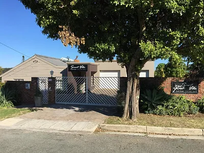 9 Bedroom House For Sale in East London - img