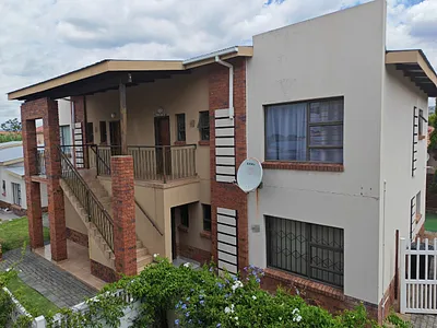 2 Bedroom Apartment For Sale in Rustenburg - n3i0.webp