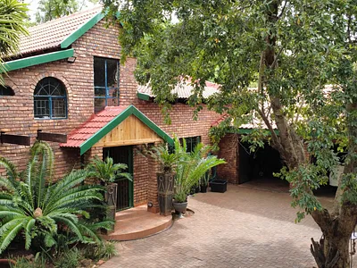 6 Bedroom House For Sale in Akasia - VbBg.webp