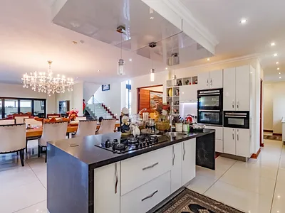 6 Bedroom Townhouse For Sale in Centurion - ZQsn.webp