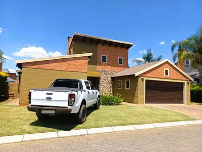 3 Bedroom House For Sale in Rustenburg - pAgu.webp