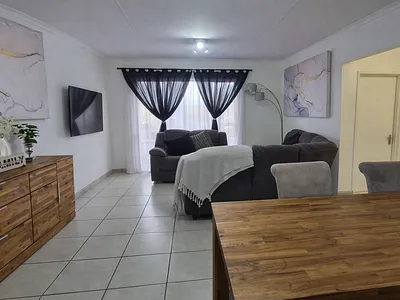 3 Bedroom Apartment For Sale in Boksburg - 2J61.webp