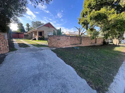 4 Bedroom House For Sale in East London - img