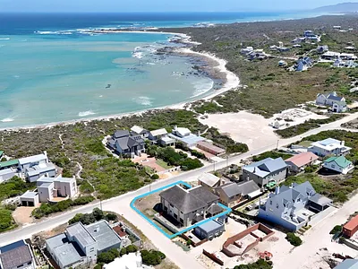 5 Bedroom House For Sale in Suiderstrand - i7Sf.webp
