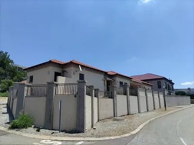 3 Bedroom House For Sale in Rustenburg - WqXw.webp