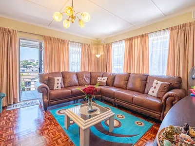 3 Bedroom House For Sale in Isipingo - ymwz.webp