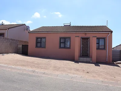 3 Bedroom House For Sale in Vredenburg - Bxcc.webp