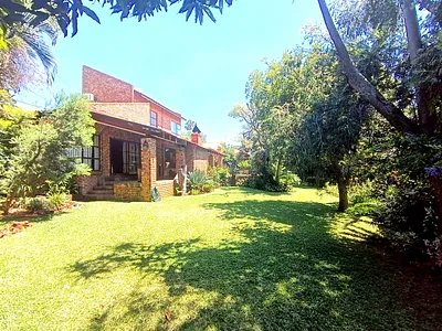 5 Bedroom House For Sale in Rustenburg - img