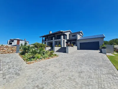 3 Bedroom House For Sale in Jeffreys Bay - wFKg.webp