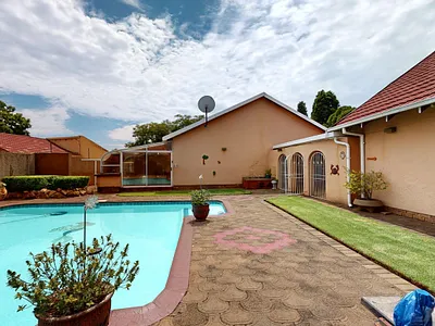 3 Bedroom House For Sale in Klippoortjie, Boksburg - 7ufK.webp