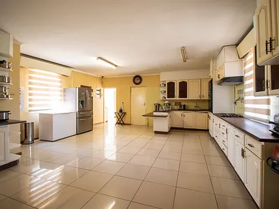 4 Bedroom House For Sale in Nigel - zw2b.webp