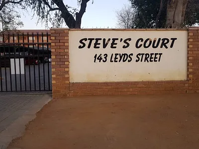 1 Bedroom Apartment For Sale in Rustenburg - vo57.webp