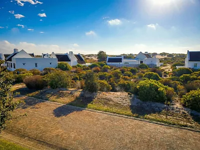 2 Bedroom House For Sale in Struisbaai - JLcx.webp