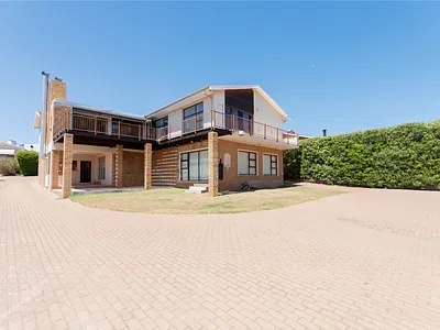 6 Bedroom House For Sale in Langebaan - jrkO.webp