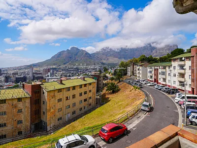 3 Bedroom Apartment For Sale in Cape Town - Qx81.webp