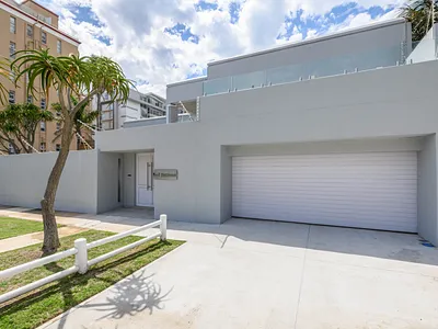 4 Bedroom House For Sale in Port Elizabeth - 7OrO.webp
