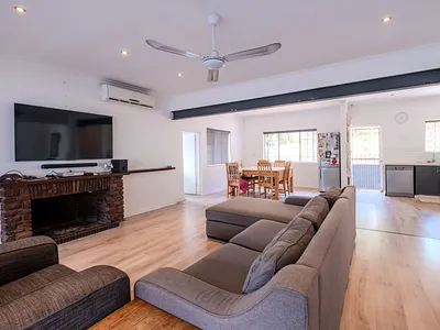 3 Bedroom House For Sale in Durban North - 0flX.webp