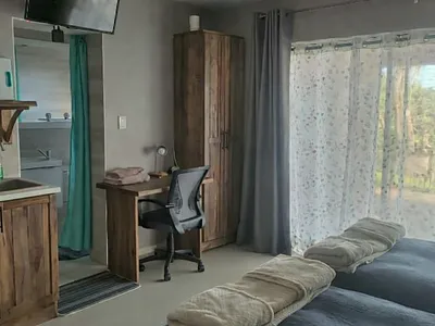 Commercial Property To Rent in East London - fJw9.webp