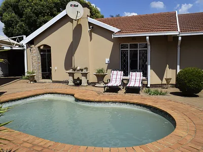4 Bedroom House For Sale in Boksburg - lXeK.webp