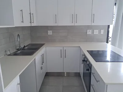 3 Bedroom House To Rent in East London - Hkxy.webp