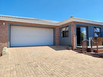 3 Bedroom House For Sale in Stilbaai West, Stilbaai - img