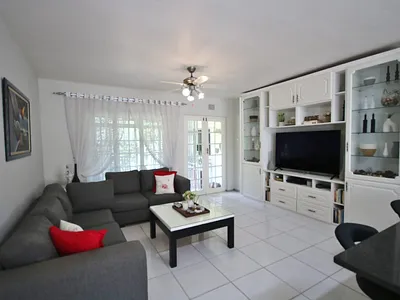 3 Bedroom Apartment For Sale in Amanzimtoti - ALpG.webp