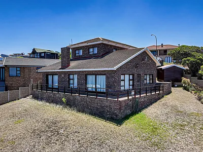 3 Bedroom House For Sale in Mossel Bay - img