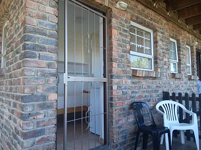 1 Bedroom Apartment To Rent in Mossel Bay - img