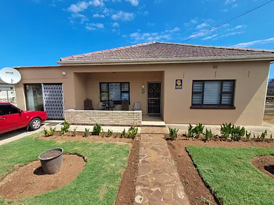 3 Bedroom House For Sale in Uitenhage - img