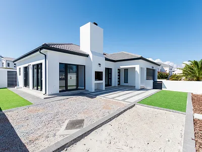 3 Bedroom House For Sale in St Helena Bay - img