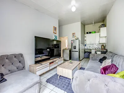 2 Bedroom Townhouse For Sale in Randburg - QyD4.webp