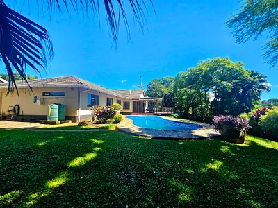 4 Bedroom House For Sale in Pinetown - CpJ5.webp