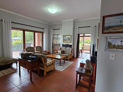 3 Bedroom Apartment For Sale in Heidelberg - img