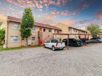 2 Bedroom Apartment For Sale in Midrand - img