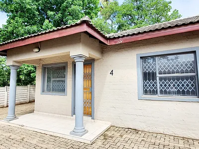 2 Bedroom Apartment To Rent in Louis Trichardt - qNVV.webp